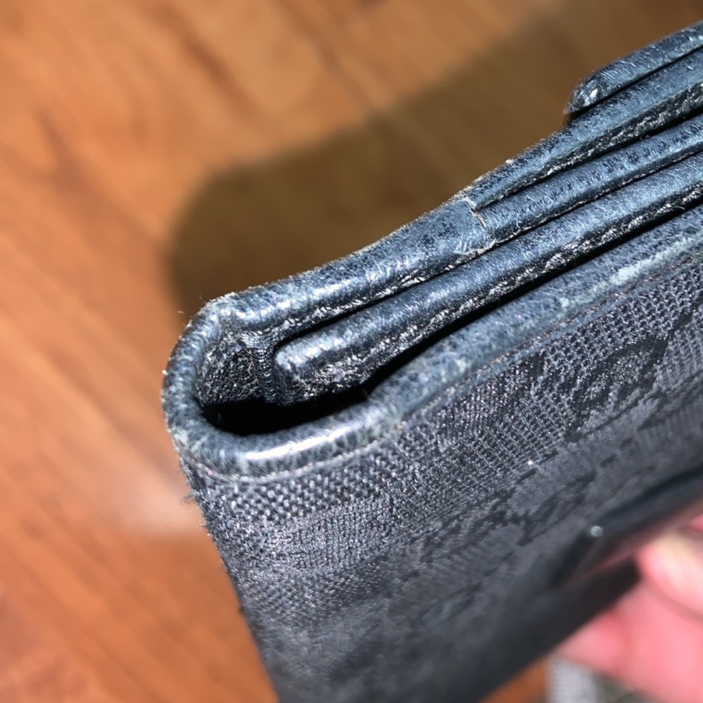 Authentic Gucci Monogram GG Canvas Flap Wallet with Bow - Picture 15 of 16